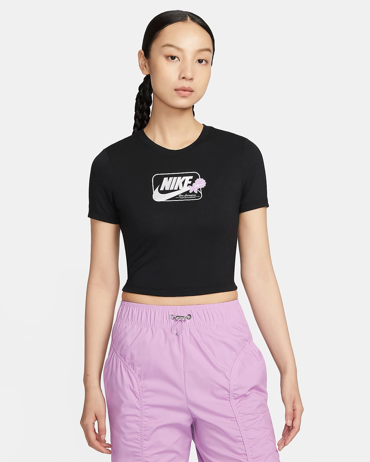 Nike Sportswear Women's Cropped T-Shirt (Slim Fit)